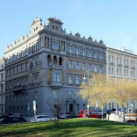 Apartment Luxurious Near River In Cezch Republic