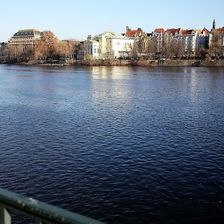 Apartment Luxurious Near River In Cezch Republic Prague