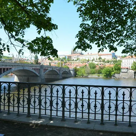 Luxurious Near River In Cezch Republic Apartment Prague