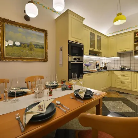 Charming Downtown Flat 아파트 프라하