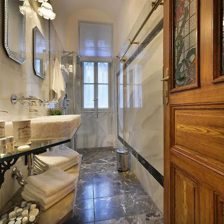 Charming Downtown Flat * 프라하